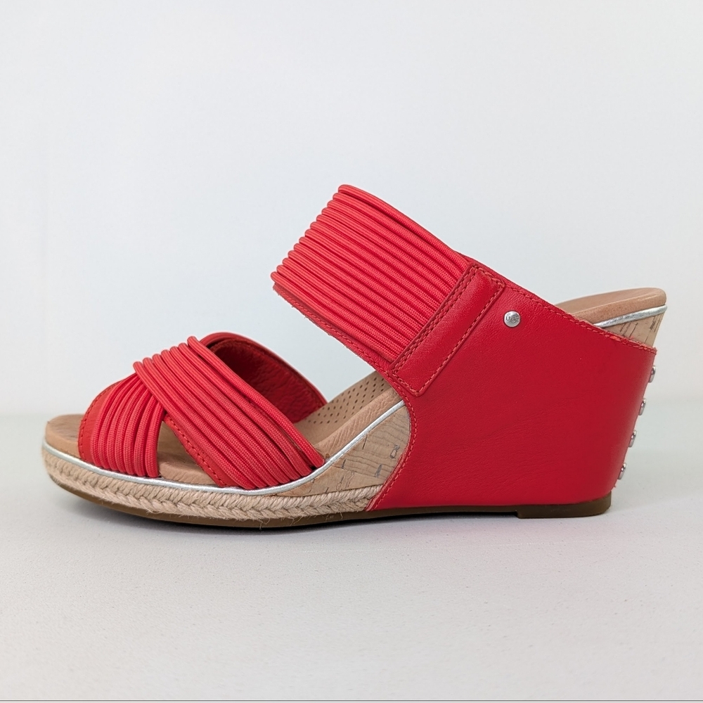UGG Hilarie Wedge Heel Sandals Womens Sz 7 Open Toe Studded Cork Leather Red